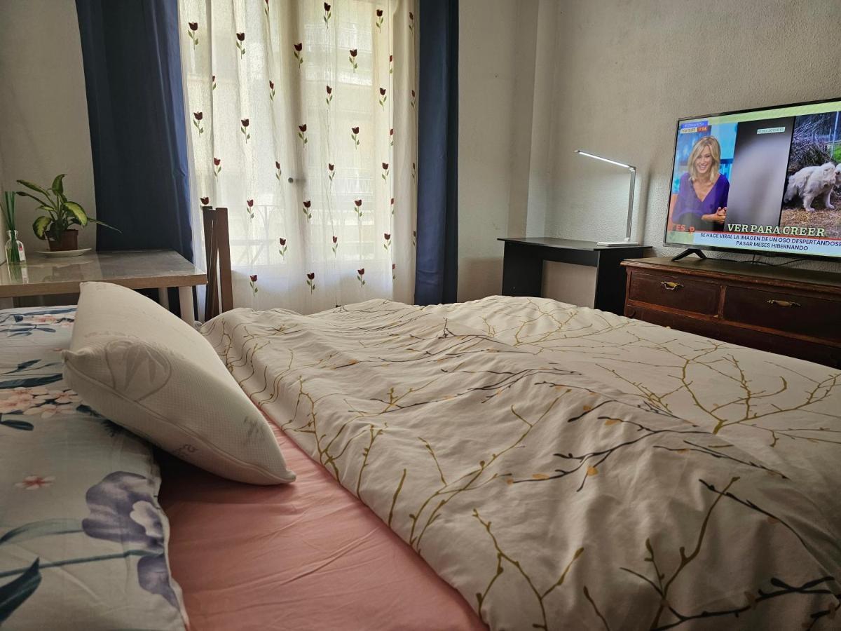 Centrica Habitacion Bed & Breakfast Madrid Ngoại thất bức ảnh